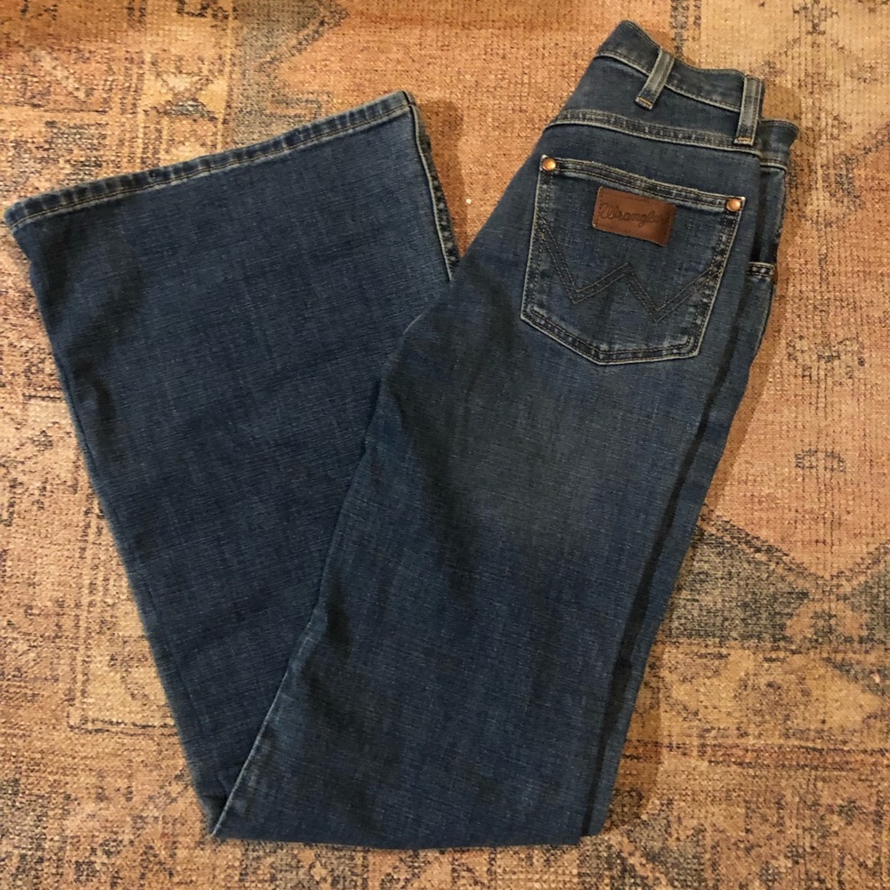 Wrangler Flare. Fly high flare. Size 24.